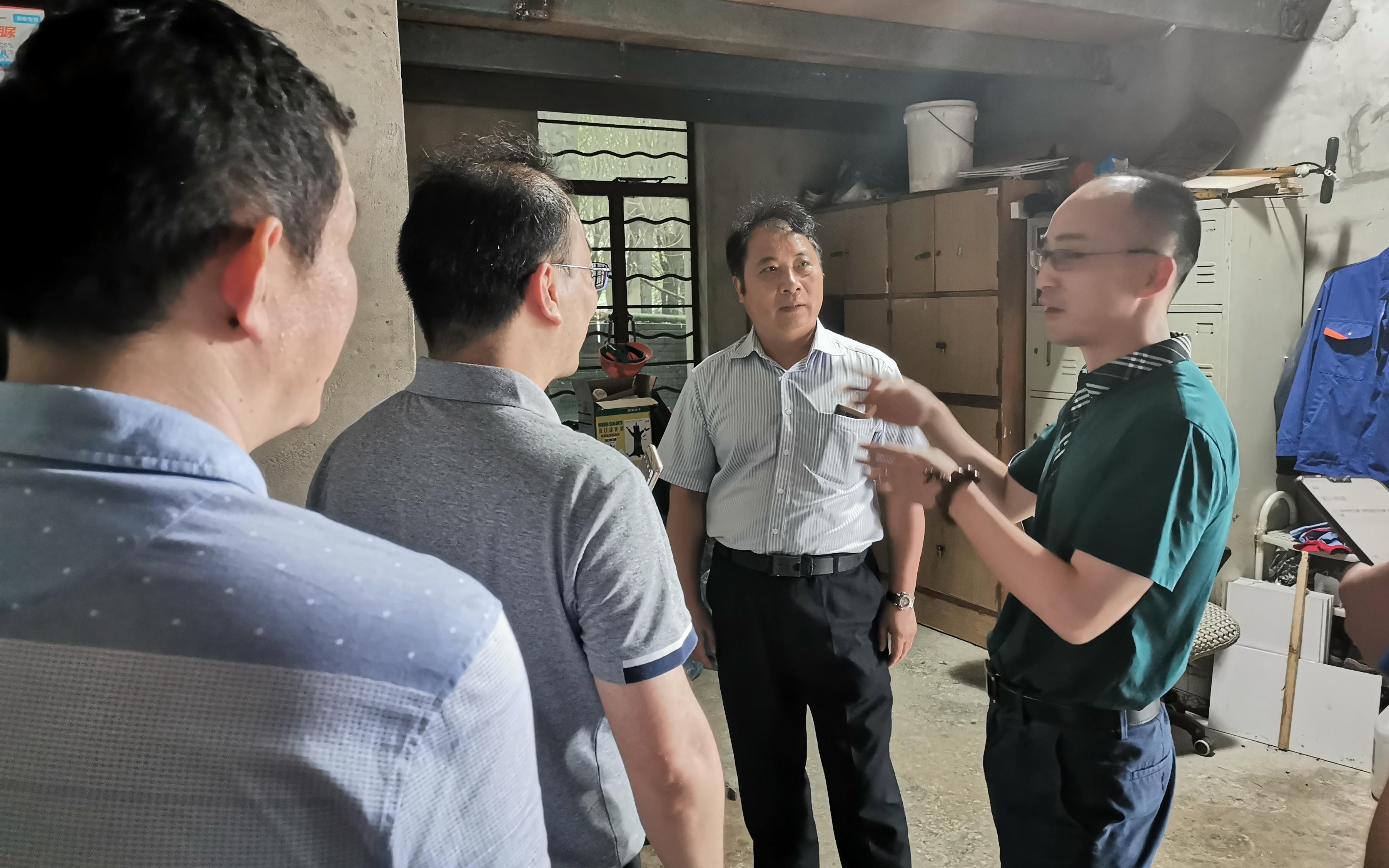 市绿化管理指导站开展进博会中心区域危化品安全治理专项检查工作6.jpg 市绿化管理指导站开展进博会中心区域危化品安全治理专项检查工作6.jpg